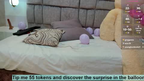 Snapshot of amina_westt chatting on November 2, 11:01 am Amina online show from November 2, 11:01 am