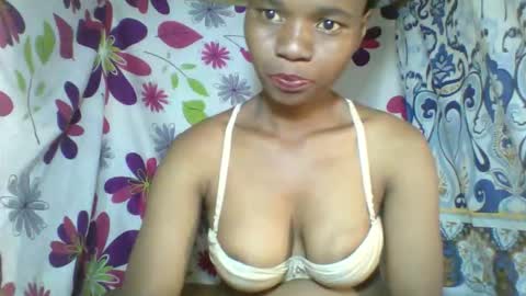 aminah01 online show from April 1, 6:03 am