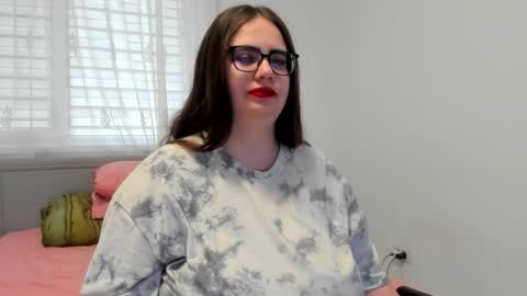 Amira Vyxen online show from April 3, 6:33 am