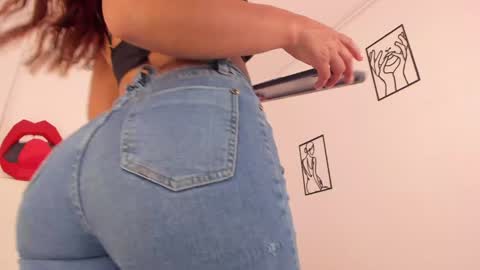 hi guys im ariani ill be off till december 1st for vacation if u want u can add me on snapchat by bio and talk or play there online show from February 4, 5:01 pm