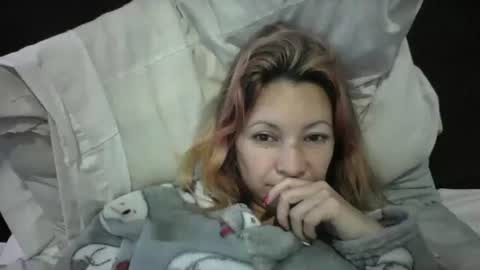 Snapshot of ammber3 chatting on December 28, 11:41 am Paula D online show from December 28, 11:41 am