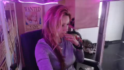 Snapshot of ammber3 chatting on February 13, 3:46 pm Paula D online show from February 13, 3:46 pm