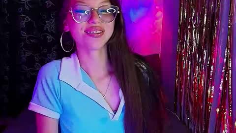 Snapshot of ammeliejoy chatting on December 4, 2:21 am Ammelie online show from December 4, 2:21 am