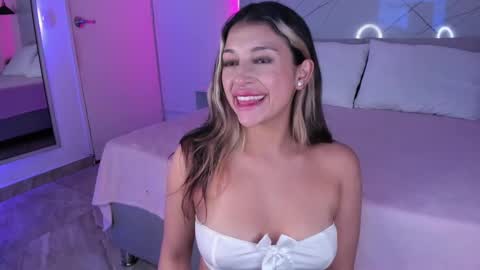 Snapshot of ammy_camm chatting on December 10, 8:30 am Ammy online show from December 10, 8:30 am
