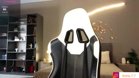 Snapshot of ammy_cumwme chatting on September 30, 10:09 am Ammy dont forget to thumbs up me online show from September 30, 10:09 am