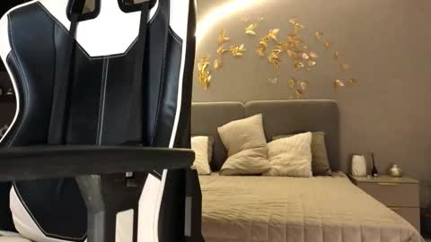 Snapshot of ammy_cumwme chatting on October 23, 9:08 am Ammy dont forget to thumbs up me online show from October 23, 9:08 am