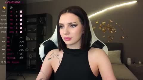 Snapshot of ammy_cumwme chatting on November 10, 9:19 am Ammy dont forget to thumbs up me online show from November 10, 9:19 am