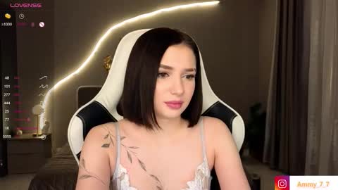 Snapshot of ammy_cumwme chatting on November 14, 10:14 am Ammy dont forget to thumbs up me online show from November 14, 10:14 am