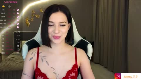 Snapshot of ammy_cumwme chatting on December 4, 9:51 am Ammy dont forget to thumbs up me online show from December 4, 9:51 am