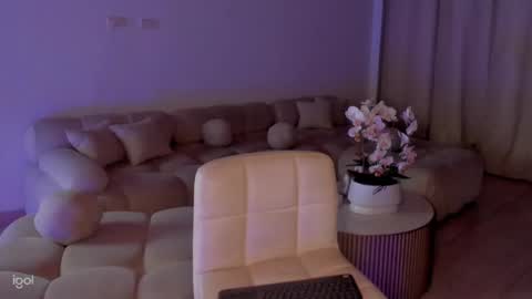 Snapshot of ammy_oxford chatting on February 15, 12:15 am Ammy online show from February 15, 12:15 am