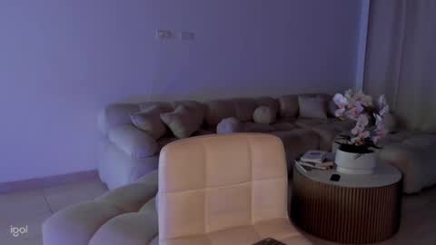 Snapshot of ammy_oxford chatting on March 8, 2:01 am Ammy online show from March 8, 2:01 am