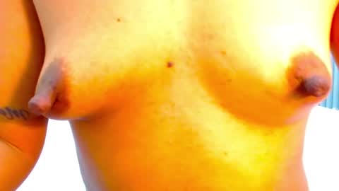 Snapshot of ammy_ronan chatting on December 18, 3:33 pm IM AMMY online show from December 18, 3:33 pm