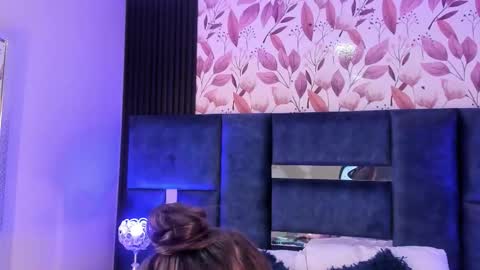 Ammy Jones online show from September 8, 7:35 pm