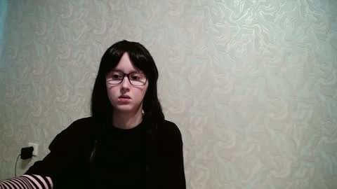 Amomira online show from October 8, 6:00 am