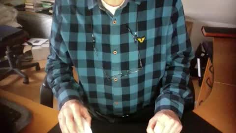 Snapshot of amor2200 chatting on December 25, 1:19 pm Amor2200 online show from December 25, 1:19 pm