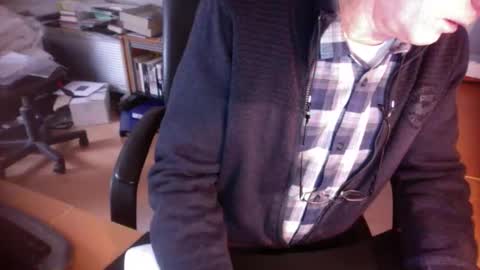 Snapshot of amor2200 chatting on December 28, 12:45 pm Amor2200 online show from December 28, 12:45 pm