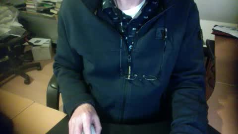 Snapshot of amor2200 chatting on January 8, 8:07 pm Amor2200 online show from January 8, 8:07 pm