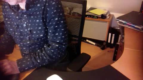 Snapshot of amor2200 chatting on January 24, 8:32 pm Amor2200 online show from January 24, 8:32 pm