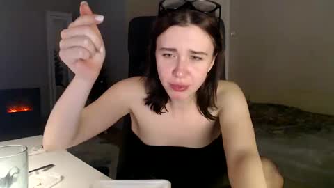 Snapshot of amoremeoww chatting on December 30, 9:08 pm miss unforgettable online show from December 30, 9:08 pm