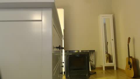 Snapshot of amoremeoww chatting on March 3, 2:47 am miss unforgettable online show from March 3, 2:47 am