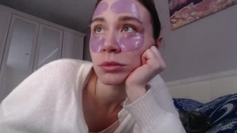 Snapshot of amoremeoww chatting on December 17, 10:43 am miss unforgettable online show from December 17, 10:43 am