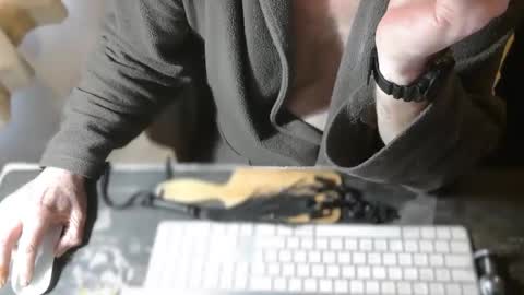 amslave4f online show from April 30, 9:04 am