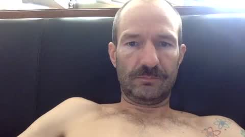 Snapshot of amued_mushroom chatting on January 13, 9:52 pm Dan online show from January 13, 9:52 pm