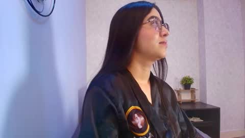 amy__wats0n online show from November 11, 7:25 pm
