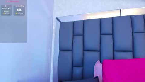 amy__wats0n online show from April 7, 7:03 pm