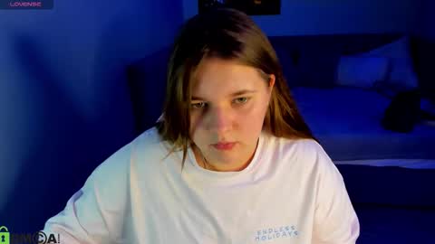 AmyGMT 2 Mon-Sun  0300am-0900am  online show from September 29, 6:51 am