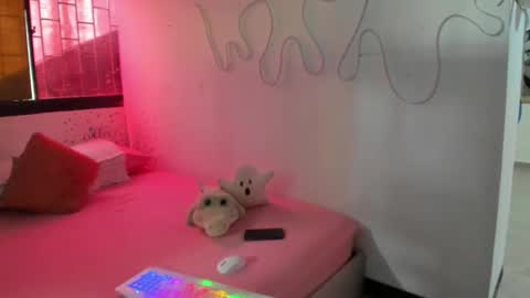 AmyEloise online show from November 5, 6:30 pm