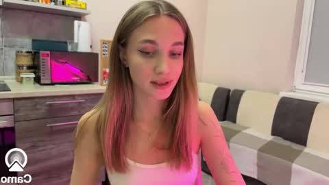 Snapshot of amy_chill chatting on December 13, 5:43 pm Amy Chill online show from December 13, 5:43 pm