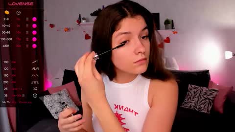 Snapshot of amy_cute_cat chatting on November 6, 8:48 am Amy online show from November 6, 8:48 am