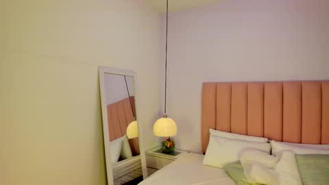 Snapshot of amy_ferreira chatting on November 4, 2:43 am Aleja online show from November 4, 2:43 am