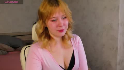 Amy online show from December 3, 12:18 am