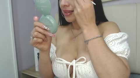 Amy online show from February 19, 5:16 pm