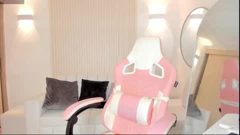 Snapshot of amy_medina_ chatting on September 23, 2:42 pm Emily online show from September 23, 2:42 pm
