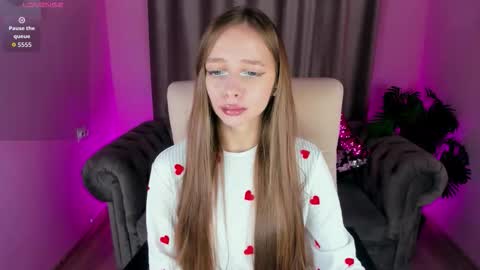 Amy online show from November 18, 6:12 pm