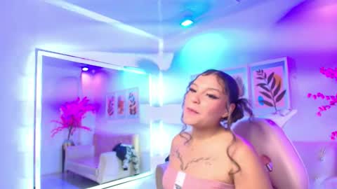 Snapshot of amy_whitney chatting on February 10, 3:32 am Amy online show from February 10, 3:32 am