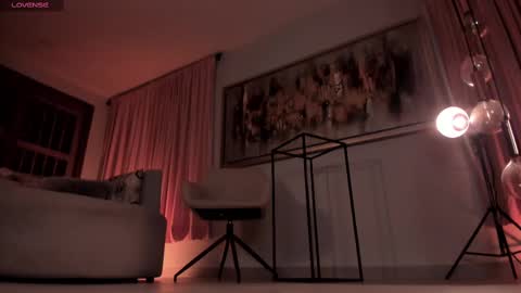 Amy Armstrong online show from February 24, 3:02 am