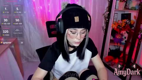 Snapshot of amydark chatting on November 19, 11:05 pm Amy online show from November 19, 11:05 pm