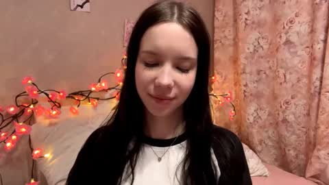 Snapshot of amygrav chatting on November 13, 3:00 pm Milou online show from November 13, 3:00 pm