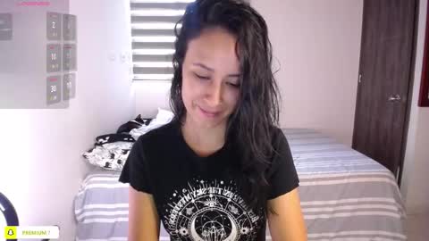 Snapshot of amyharlow_ chatting on December 18, 10:16 pm Jenn online show from December 18, 10:16 pm