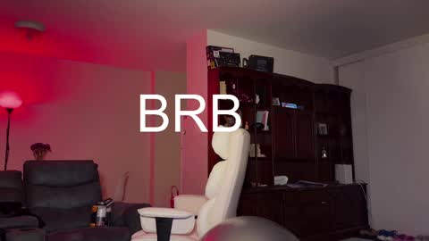 Snapshot of amyjj chatting on February 11, 7:23 am Amy online show from February 11, 7:23 am