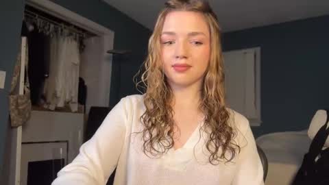 Snapshot of amyjj chatting on November 15, 6:55 am Amy online show from November 15, 6:55 am