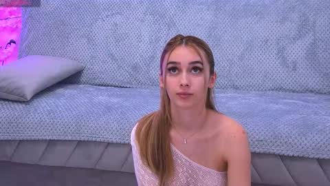 amykentt online show from February 8, 3:37 pm