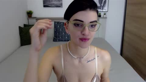 Snapshot of amylexy chatting on December 8, 8:09 am Hi there guys  My pleasure in your hands  pvt is open online show from December 8, 8:09 am