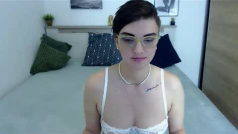 Snapshot of amylexy chatting on September 29, 4:01 pm Hi there guys  My pleasure in your hands  pvt is open online show from September 29, 4:01 pm