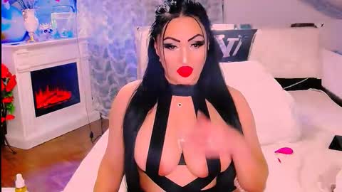 Snapshot of amyrarosera chatting on October 4, 9:13 pm Alimoonyia online show from October 4, 9:13 pm