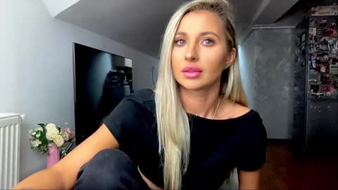 Snapshot of amyroberta92 chatting on December 31, 10:04 am amyroberta92 online show from December 31, 10:04 am